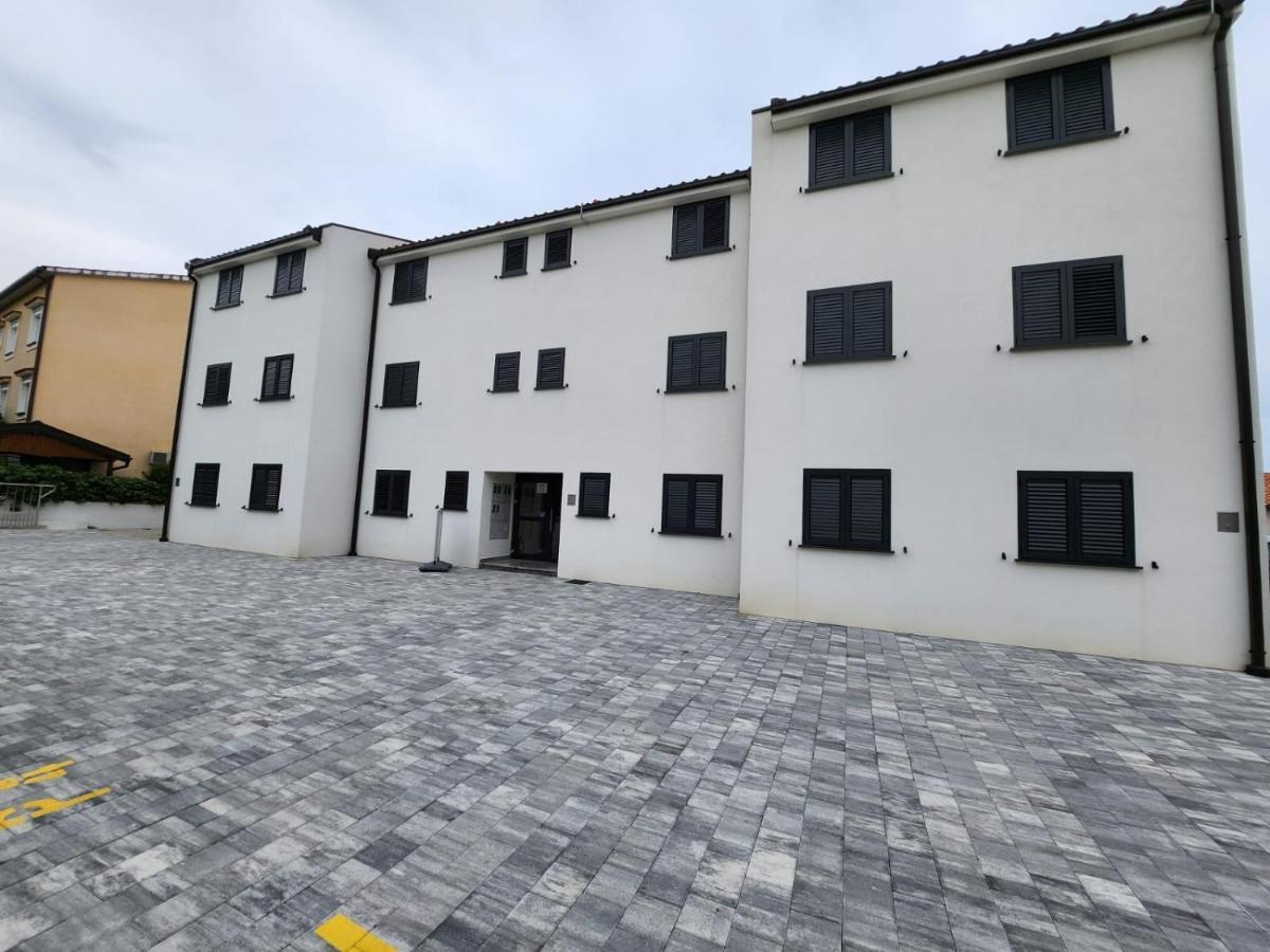 Apartmani M&L I M&J Malinska Eksteriør bilde