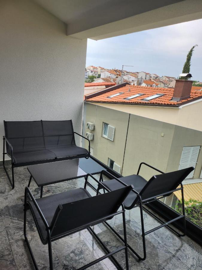 Apartmani M&L I M&J Malinska Eksteriør bilde