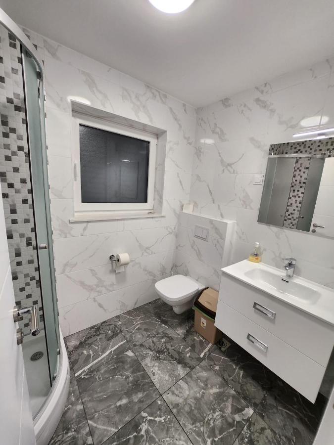Apartmani M&L I M&J Malinska Eksteriør bilde